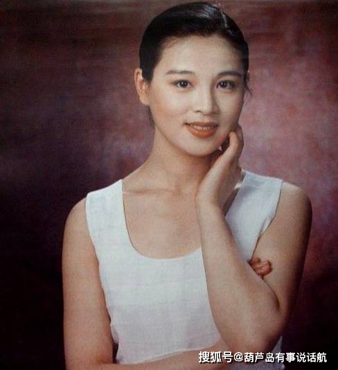 古装第一美人赵明明,被前夫英宁抛弃后,至今未嫁仍单身一人