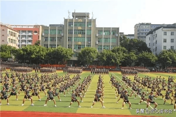 四川省邻水中学学生风采