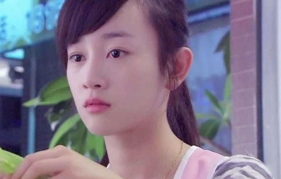 演员张檬微博晒写真照片,脸变化有点大,身材是亮点