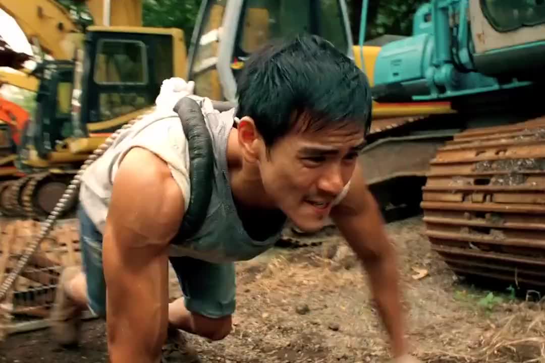 拍摄《翻滚吧阿信》的时候,彭于晏学会了体操动作.