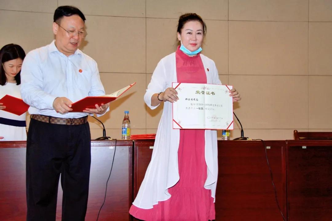 热烈祝贺郑玉鸿全票当选九三学社湖北省直属第一基层委员会三支社副