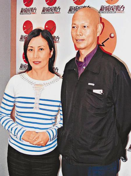 74岁罗家英吐槽汪明荃,结婚11年感情越来越好,只遗憾无子无女