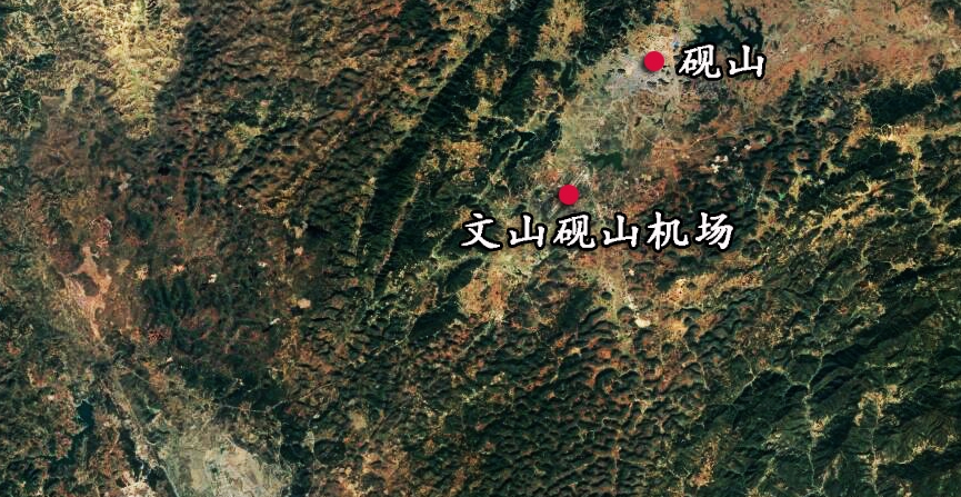 云南文山州一个县,铁路擦边而过,没有火车站却有机场