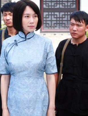 原创她因长的太美被人说是红颜祸水,为拍戏不惜吃药,42岁依旧单身