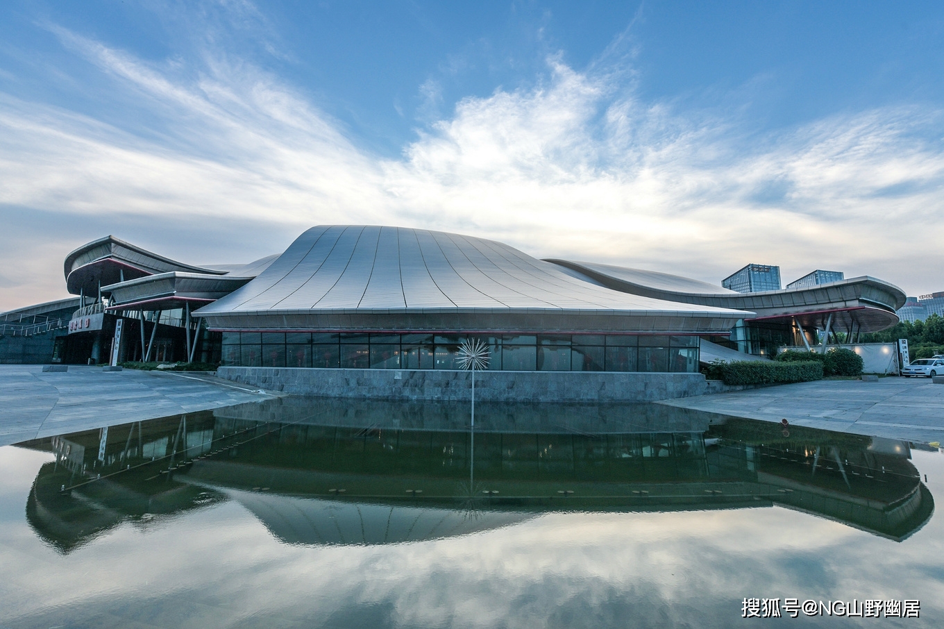 原创实拍合肥大剧院:政务新区的地标建筑,见证城市发展的新辉煌!