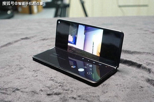 第十款:三星galaxy z fold3 5g,最好的可折叠手机三星galaxy z fold3