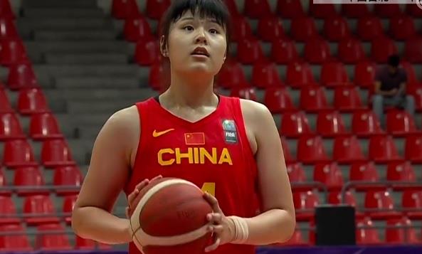 李一凡大爆发!女篮2连胜,双塔狂轰38分,9分钟37-0