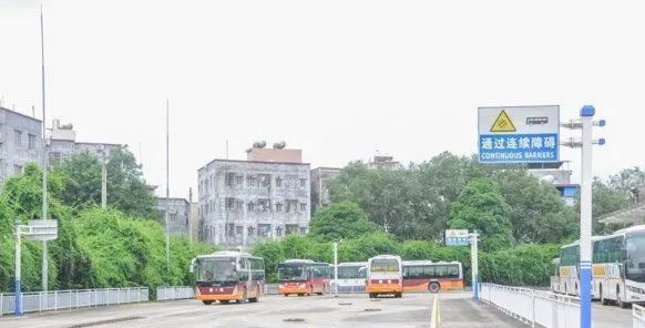 易考驾驾校驾考技巧平头车b2压饼子找点b2压铁饼点教学图解