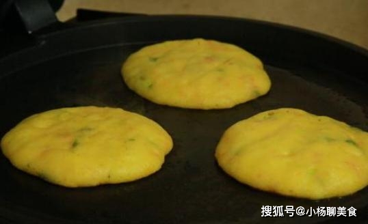 原创才发现!玉米面这样做比蛋糕面包还好吃,早餐首选,春天要多吃