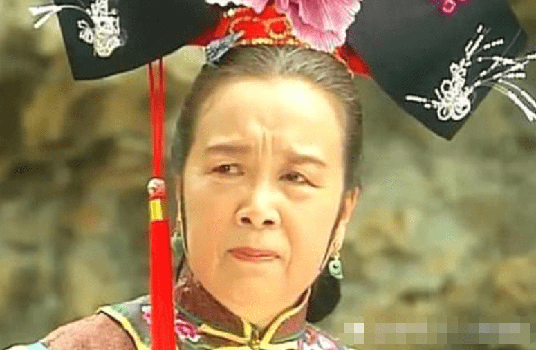 看到"容嬷嬷"26岁照片,美到不敢认,被称赞美貌堪比
