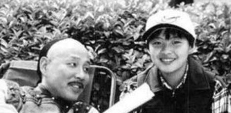 杜宪笑着调侃陈道明说:"大家都说,陈格的对象比较难找.为什么呀?