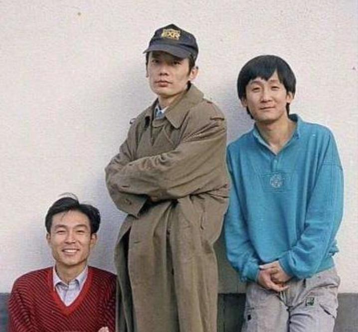《人民日报》的副主编,母亲谌容是女作家,哥哥梁左和妹妹梁欢都毕业于
