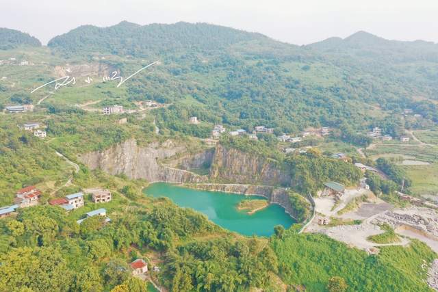 这个"天堂坝矿山公园"隐藏在巴南的深山里,交通不太方便,却因其独特的