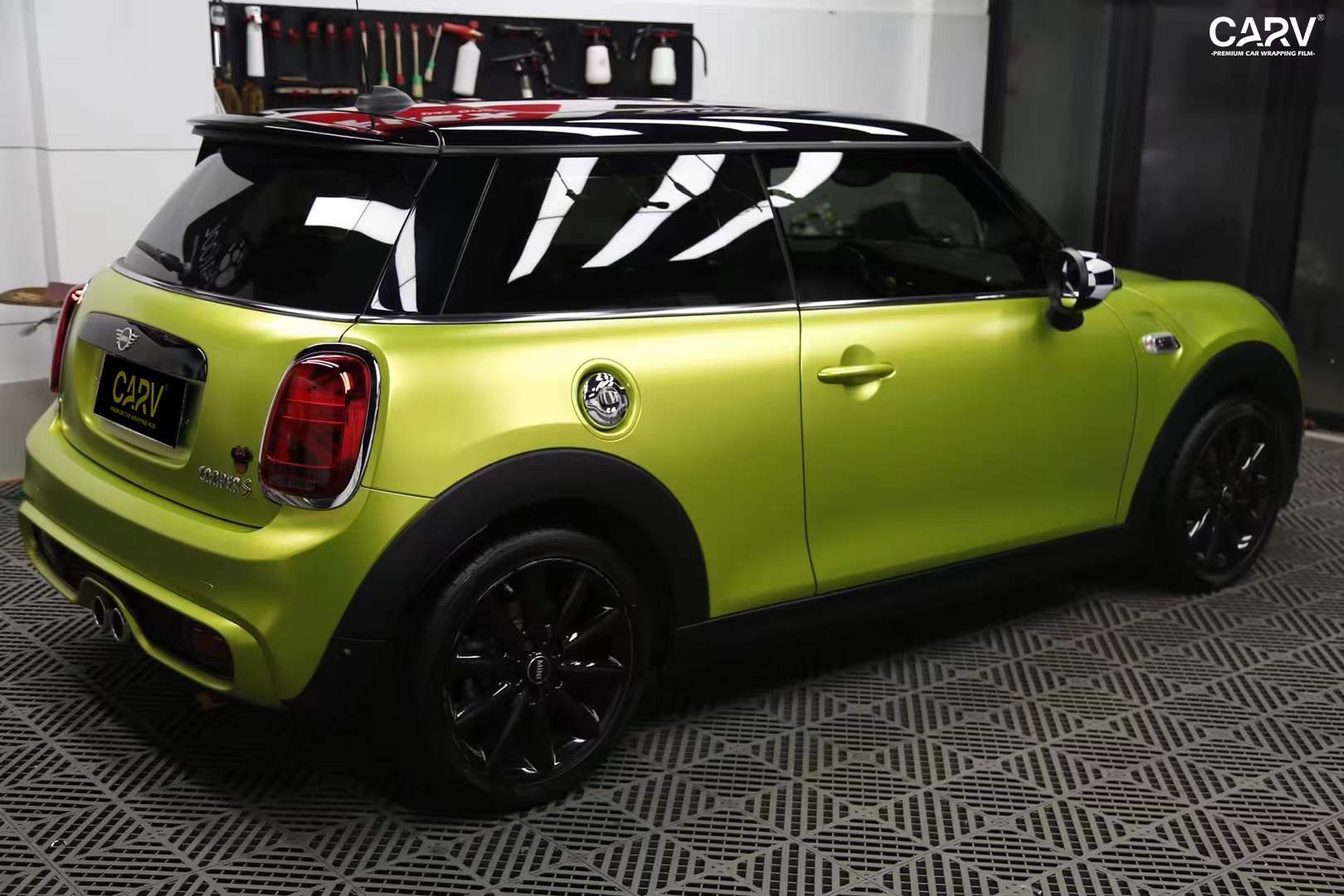 minicooper墨绿色,宝马mini复古绿 mini cooper卡孚carv改色膜电光柠檬绿_搜狐汽车_搜狐