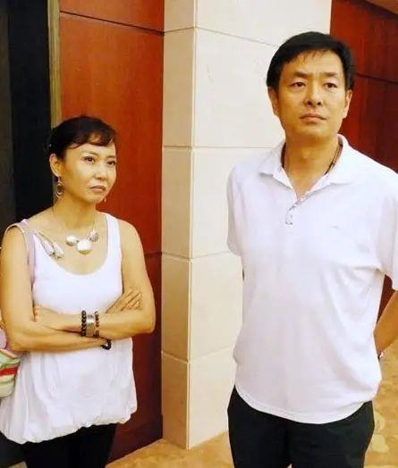 著名演员濮存昕嫁女,不要彩礼反倒贴一大笔钱,女婿竟是此人!