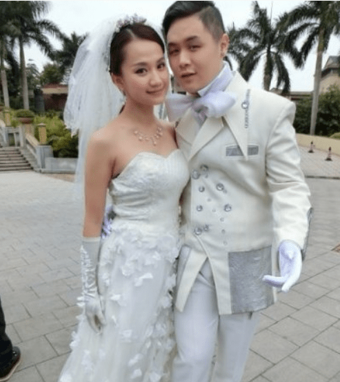 《外来媳妇本地郎》中的"冰冰"龚洁影,她的丈夫是冼师奶扮演者_邝祖乐