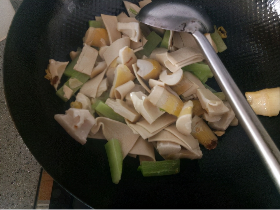开胃又下饭的鱼香双笋,做法简单,味道鲜美还营养