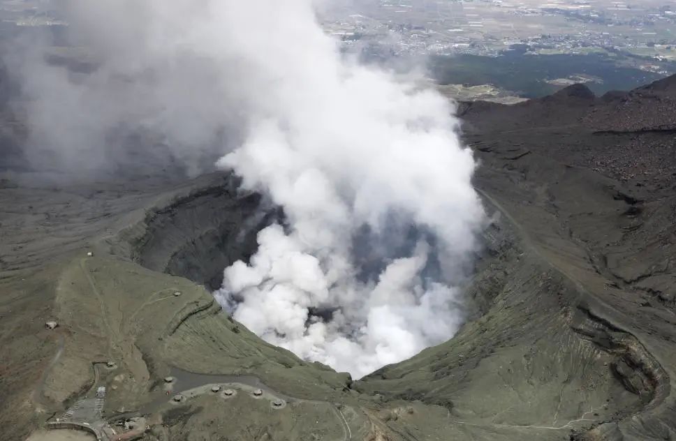 阿苏山火山喷发,日本火山为何这么多?