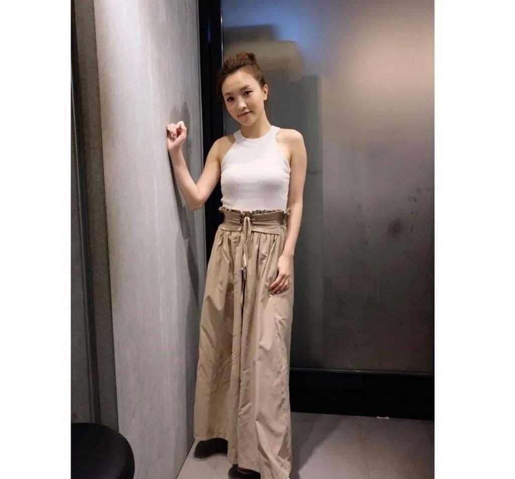 原创tvb女歌手下跪求复合!自爆曾因前度偸食,失恋抑郁不似人形!