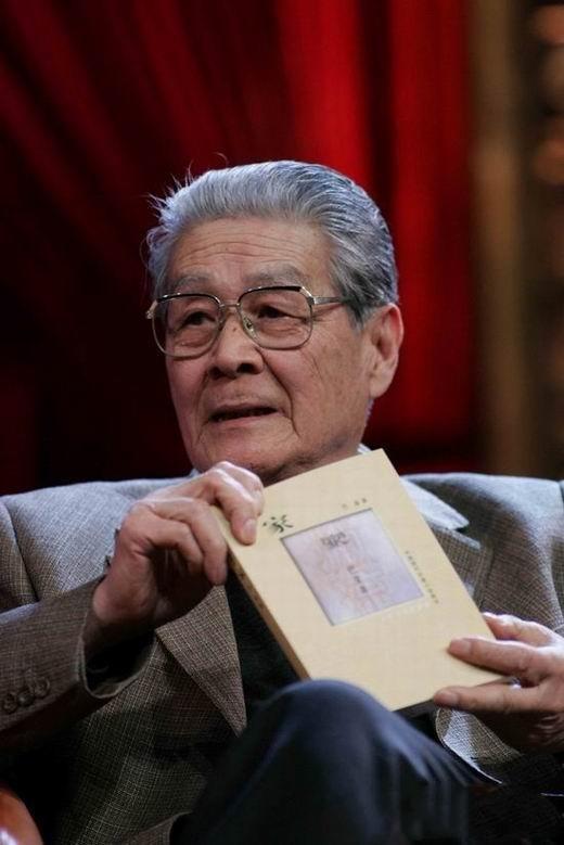 原创蓝天野:94岁绝不养生,因为睡得晚和小偷撞个正着