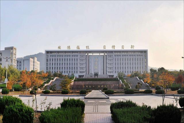 山东商院目前在全省的名次是第二位,仅仅次于淄博职业学院.