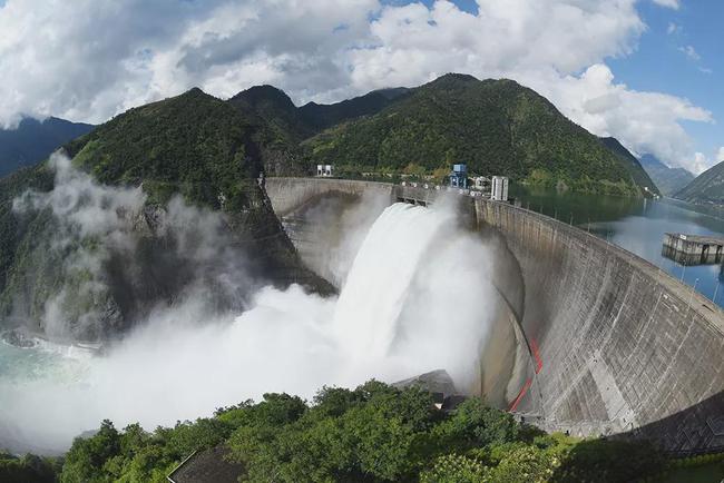 雅砻江水电历程从二滩到牙根水电站历历在目