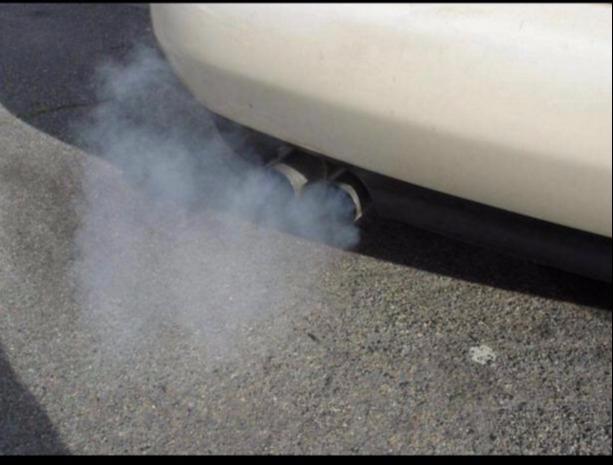 排气管冒烟了怎么办,来看看就不担心了_搜狐汽车_搜狐网
