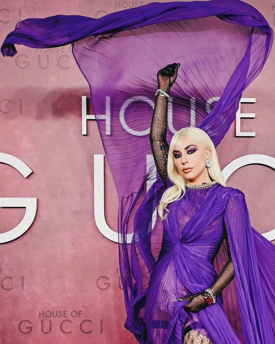 ladygagaxhouseofgucci伦敦首映礼造型