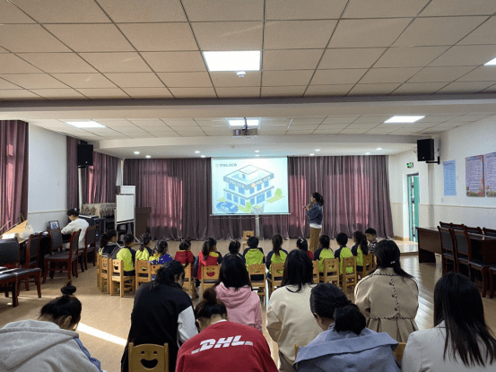 10月28日,怀远县第三幼儿园与怀远县毅德实验学校开展了幼小衔接交流