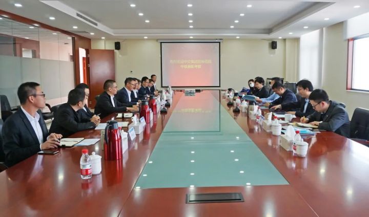 安振山与中国交建总经济师赵喜安举行工作会谈