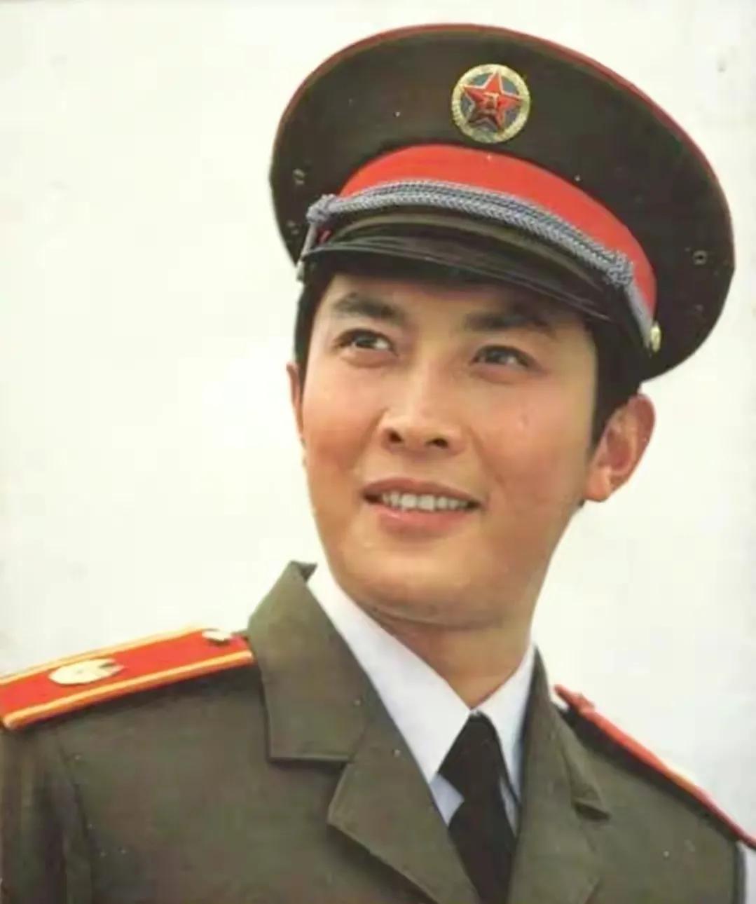 18位山东籍男星,个个浓眉大眼,英气逼人,靳东,柳云龙榜上有名?_唐国强