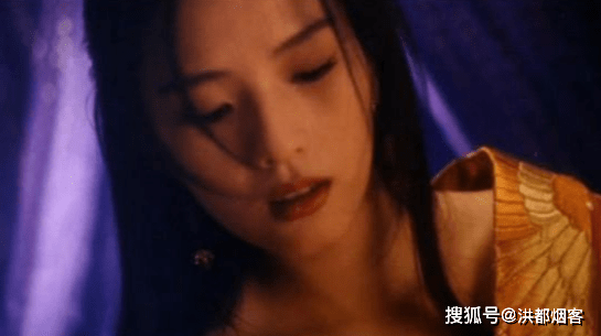 她本是火云邪神映霞的妹妹.同为六王爷收养的孤女.