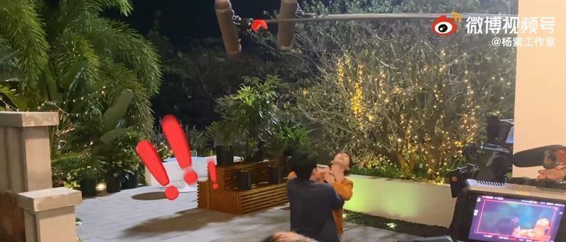 杨紫武打戏被掐脖"窒息到腿软!狠推撞墙影片曝被吓坏