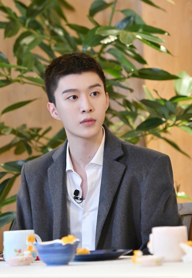 原创范丞丞搭档蓝盈莹男朋友典当行阵容好清奇
