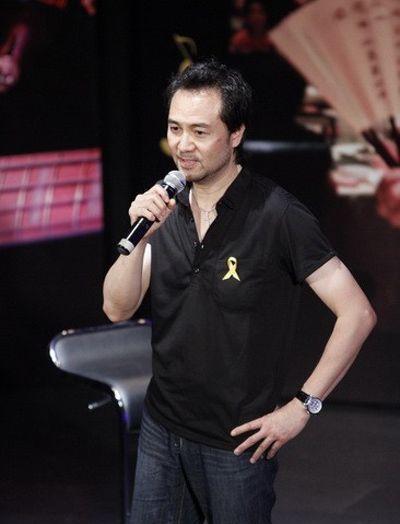 童安格61岁了,如今踪迹难寻,25岁的女儿,长相清纯靓丽