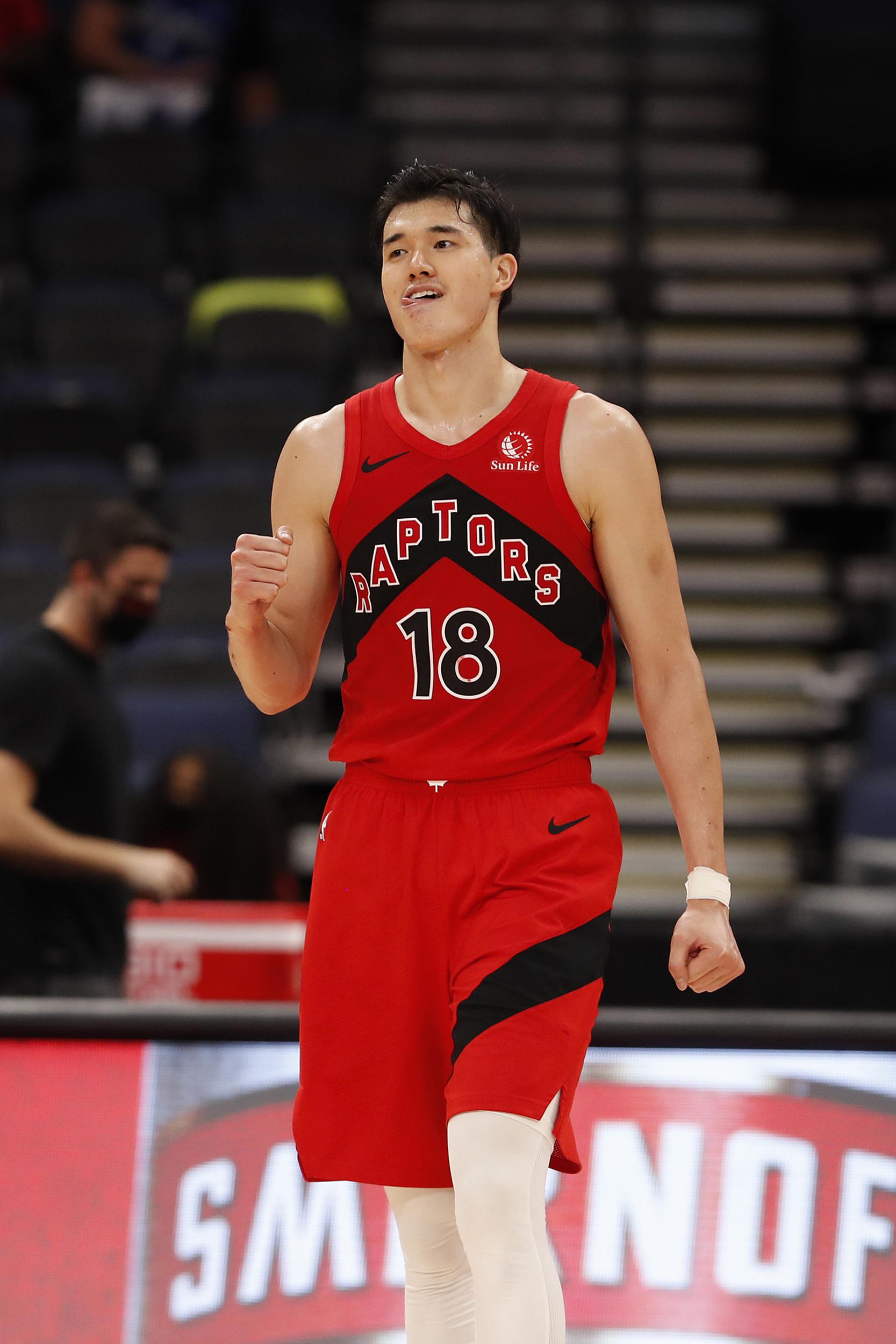 渡边雄太12 10轰生涯第一纪录,杨毅吹周鹏打nba不比他差_比赛_猛龙
