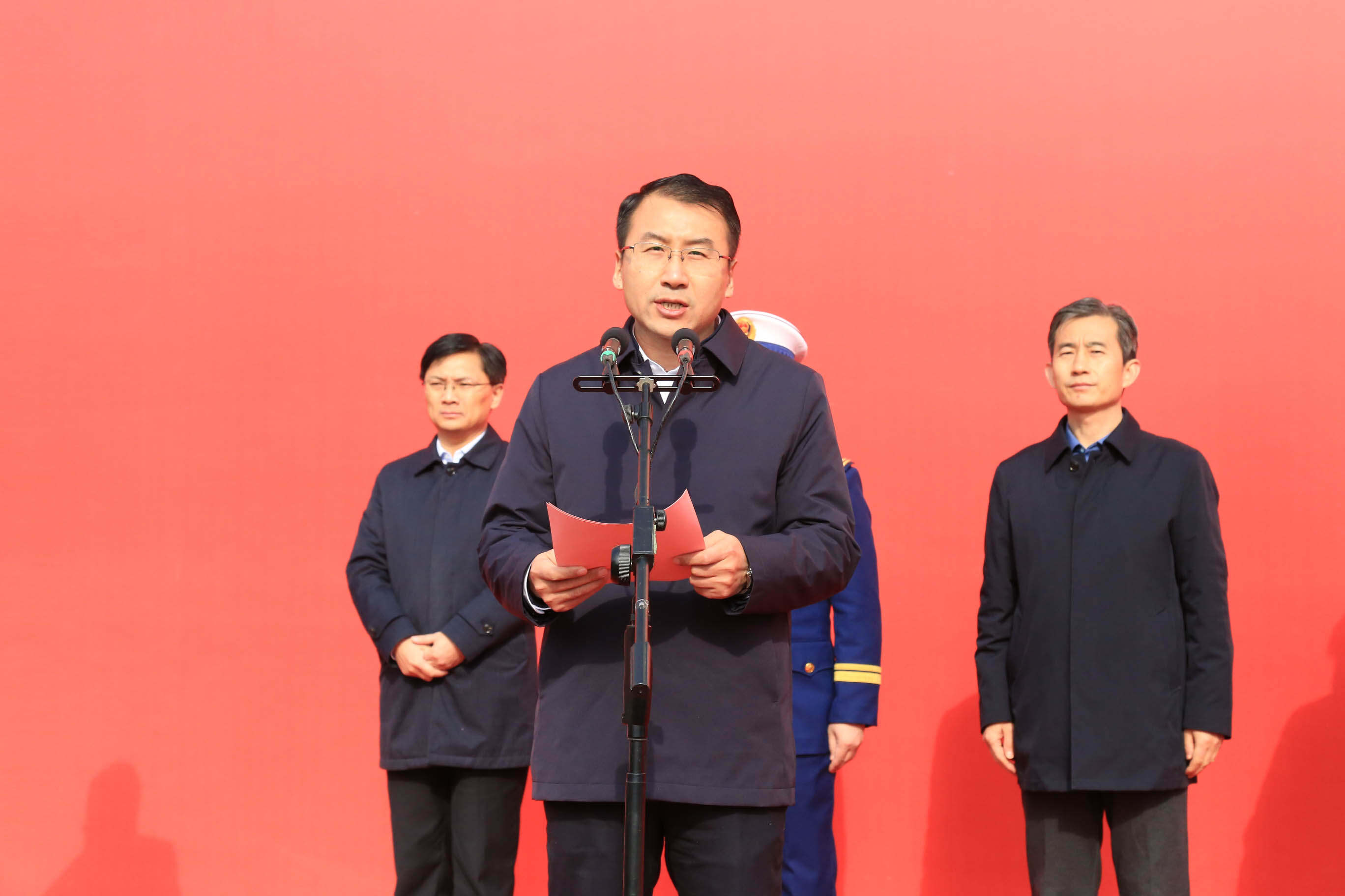 刘卫华政委作了热情洋溢的致辞;滕州市委副书记,市政府党组书记,市长