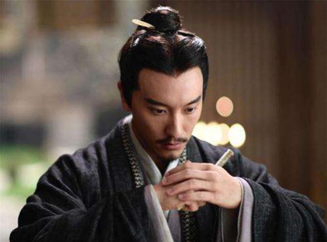 有人说是曹仁曹子孝,毕竟他跟随曹操多年,对曹魏政