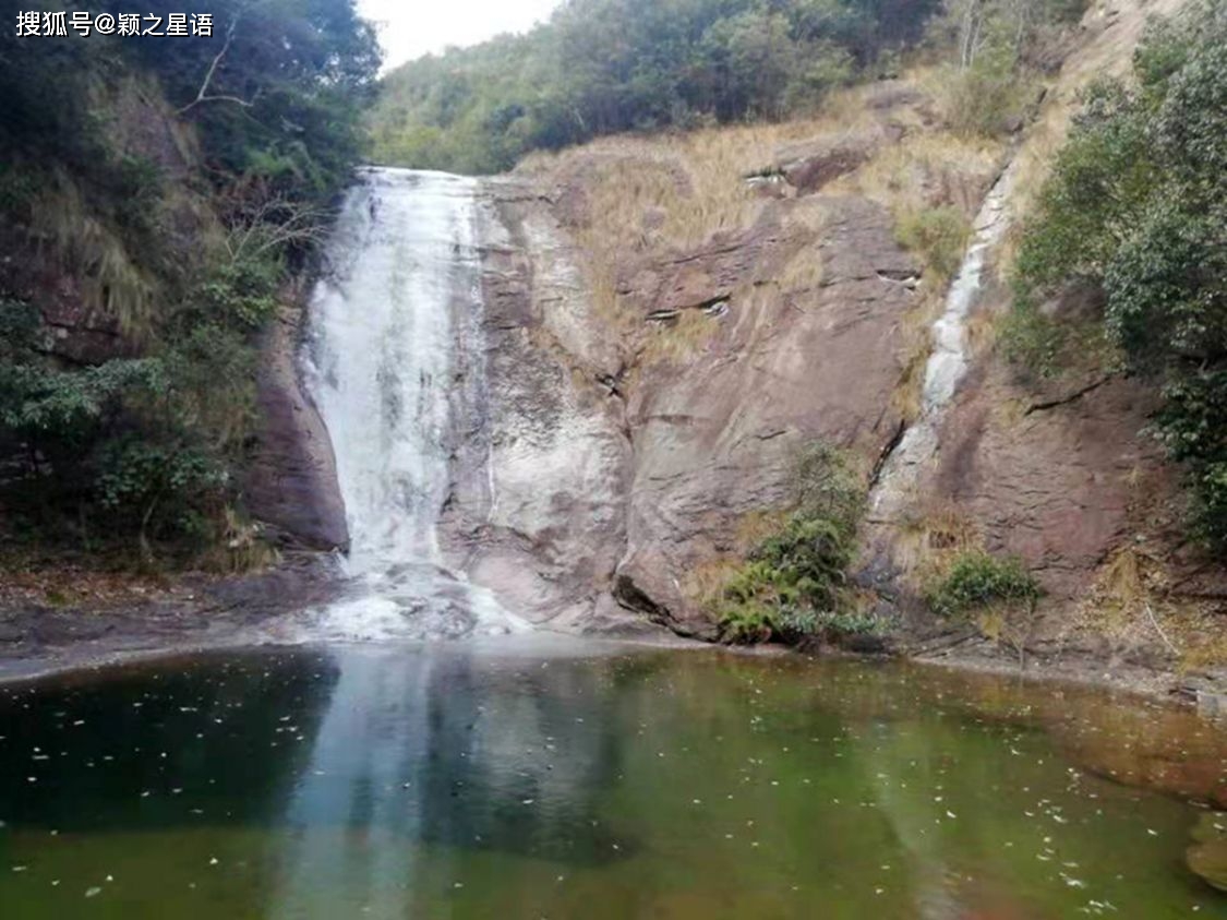 宁海龙宫村冬赏冰瀑夏玩水