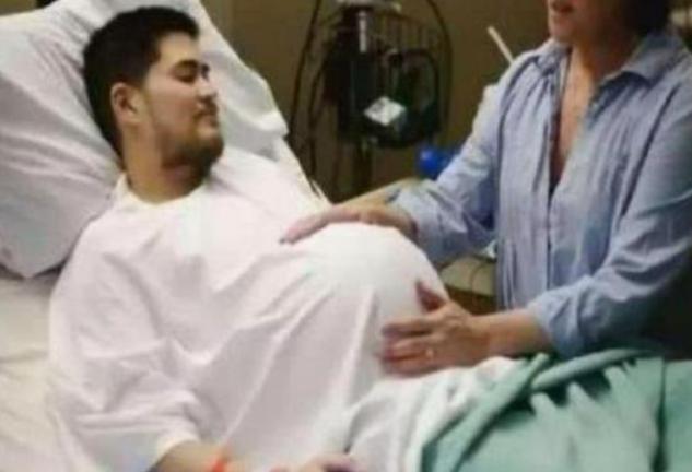 史上第一个怀孕生子的男人,看到他如今现状,网友:还能这样玩?