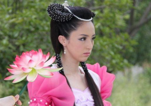 原创还记得当年超火的活佛济公吗没想到隐藏这么多美女明星