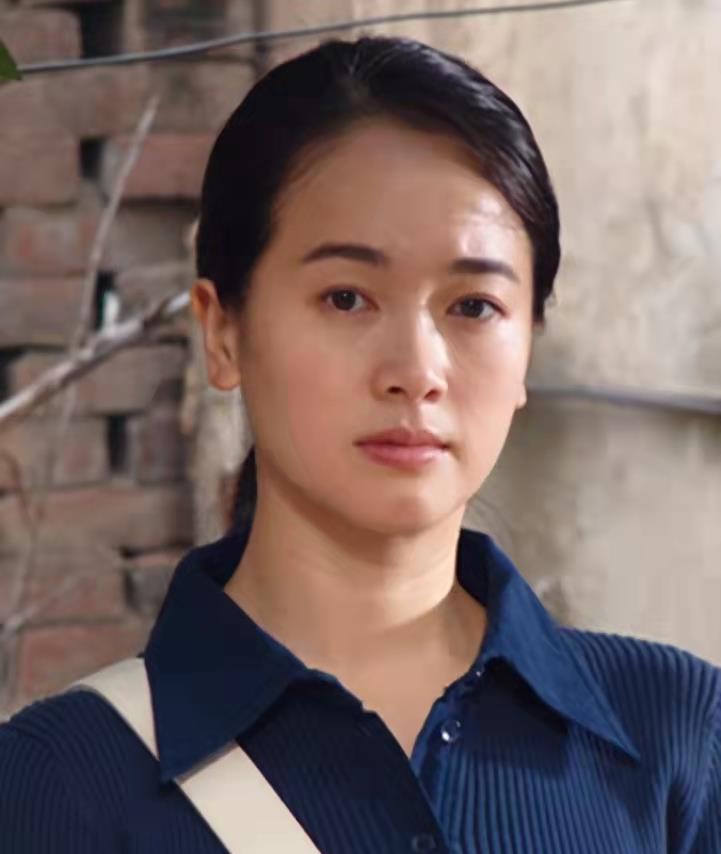 女明星都像不会老一样,但其实她们的美貌也是需要维持的,左小青就大方