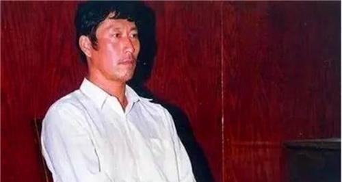 1998年,罪大恶极的白宝山被执以死刑,而谢宗芬作为纵容他犯罪的同伙