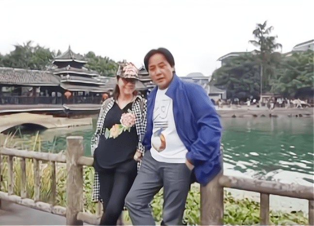 著名演员王霙:学过芭蕾唱过越剧,与再婚妻子夫唱妇随_毛泽东_贺亚琳