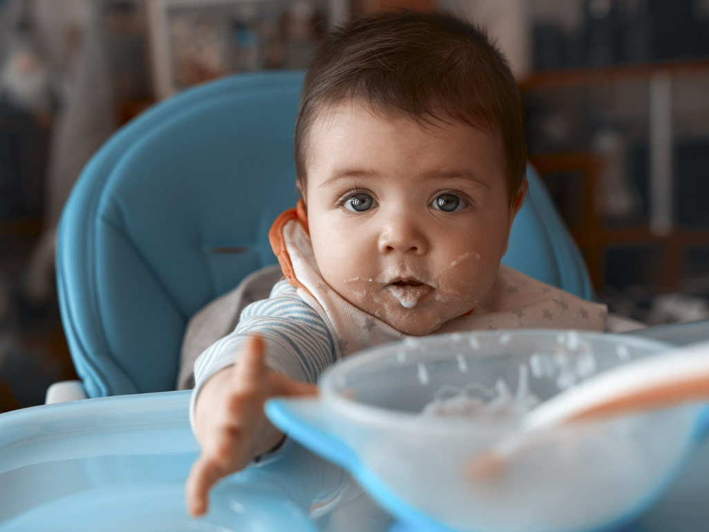 喂养干货：6个月是宝宝成长分水岭,一天的母乳和辅食怎么安排？