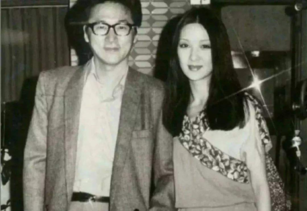 从恋人到丈夫,再到前夫,这对明星夫妇,仅维持115天