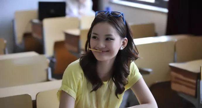 原创34岁馨子近照事业上升期选择放空自己如今美得清秀脱俗