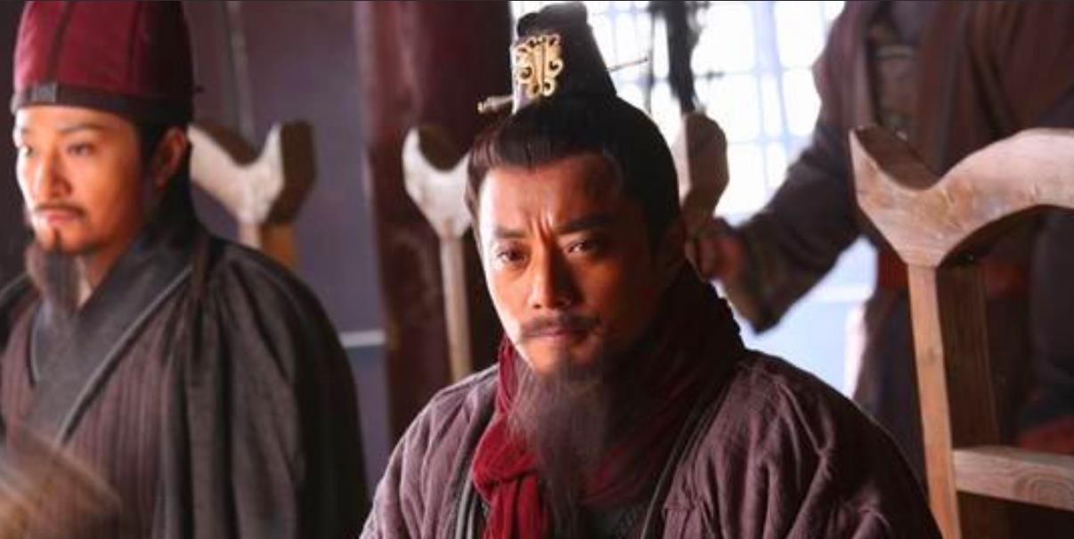 至少还能保存一个忠义的好名声,遂与花荣一起上吊,死在宋江墓前,埋葬