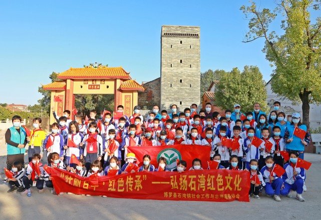 聚焦社工周惠州石湾社工站夯实民政服务基础助力双百工程铺开