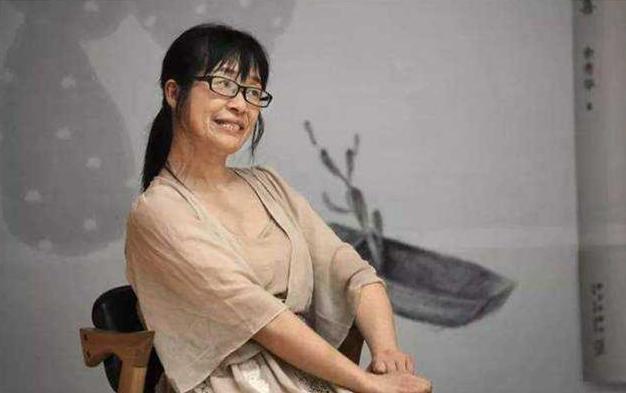 脑瘫诗人余秀华太疯狂,花15万离婚,只为和90后男友谈恋爱_尹世平_爱情